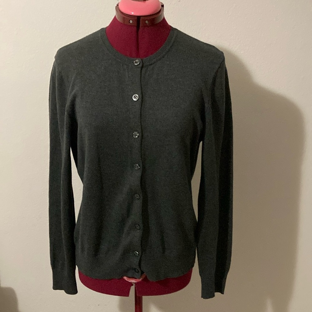 Van Heusen Studio Classic Size Large Gray long sleeves Sweater 100% cotton